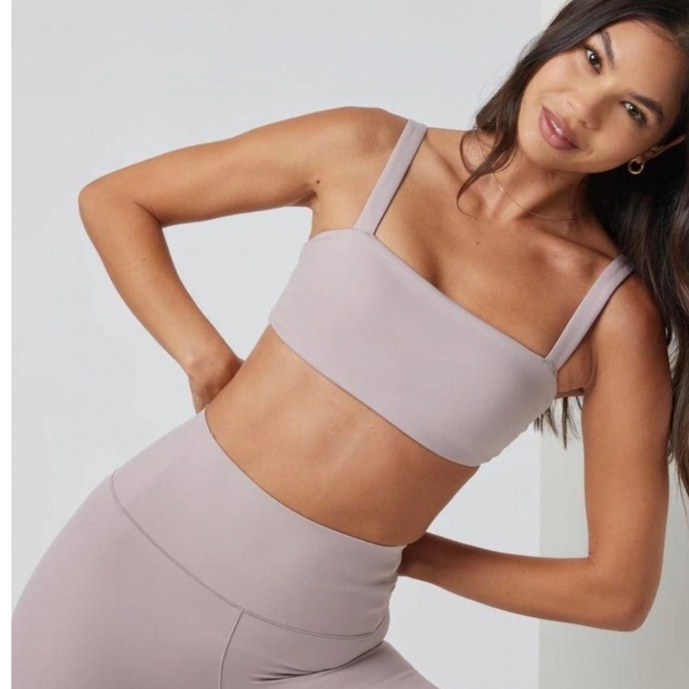 Vuori Evolve Square Neck Bra Dusty Rose Mauve Sports Bra Womens Small?